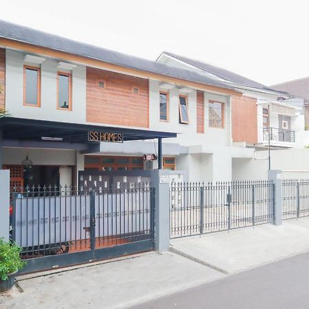 Oyo 2196 Ss Homes Jakarta Exterior foto
