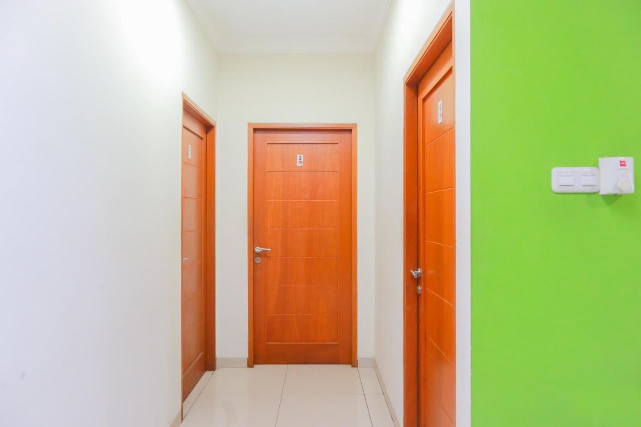 Oyo 2196 Ss Homes Jakarta Exterior foto