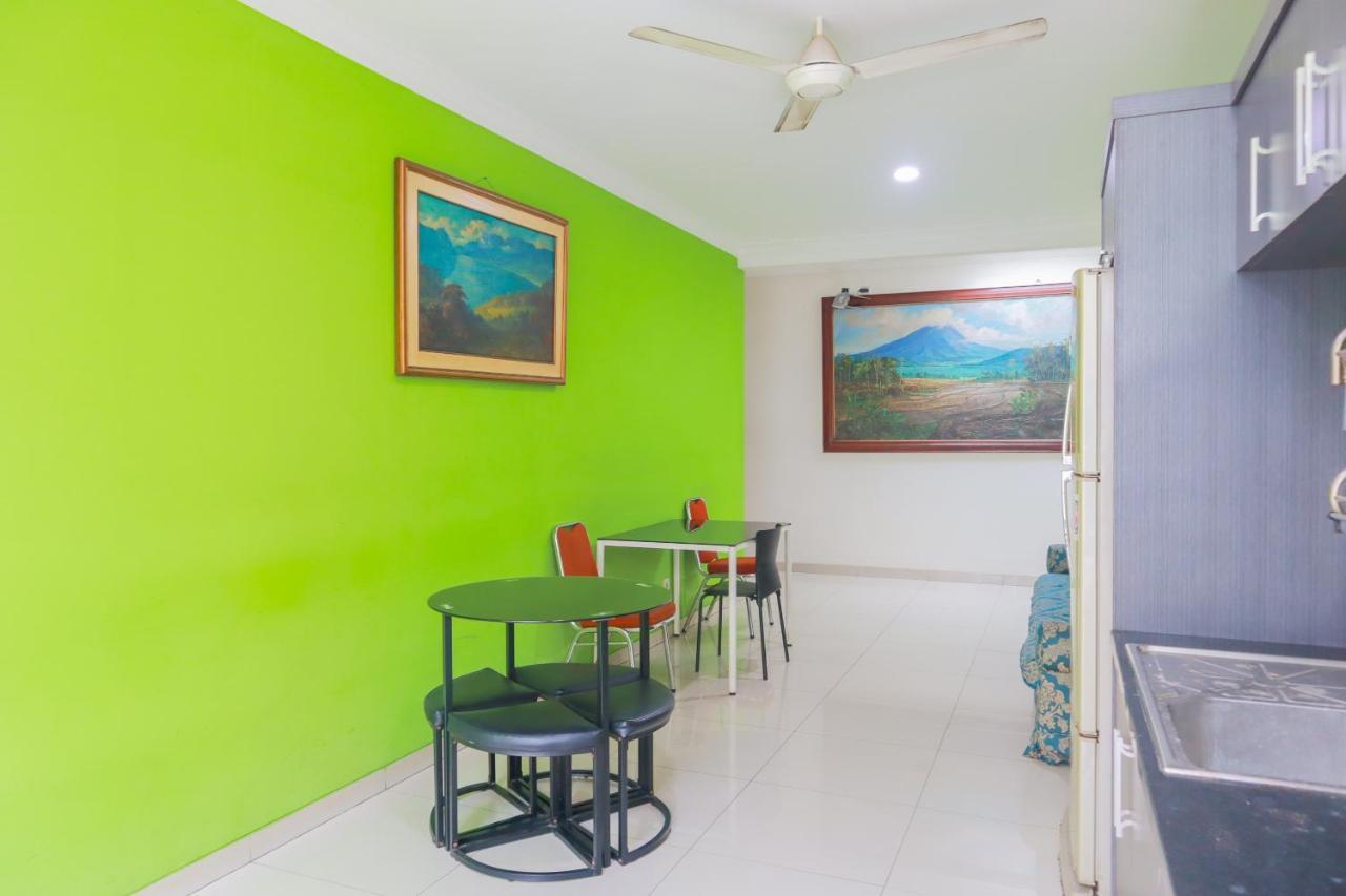 Oyo 2196 Ss Homes Jakarta Exterior foto